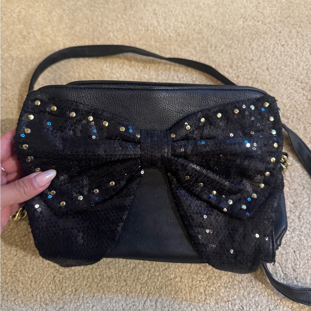 Betsey Johnson Black Sequin Bow Crossbody Bag - Picture 2 of 6